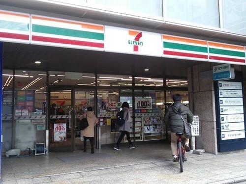 セブンイレブン博多駅東店