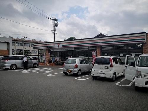 セブンイレブン博多席田小学校前店
